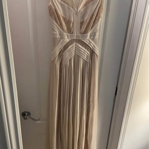 Beautiful long BCBG dress - Picture 3 of 3